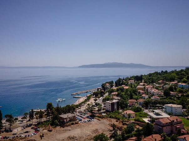 Apartments Villa Slavica Ičići Eksteriør bilde