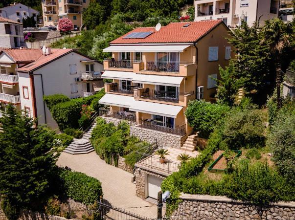Apartments Villa Slavica Ičići Eksteriør bilde