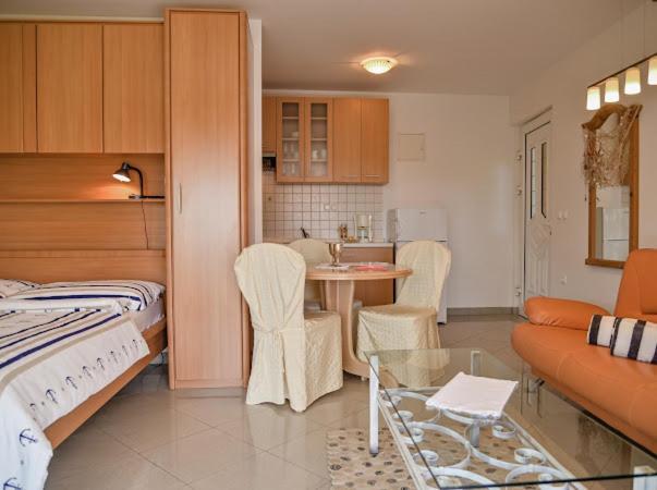 Apartments Villa Slavica Ičići Eksteriør bilde