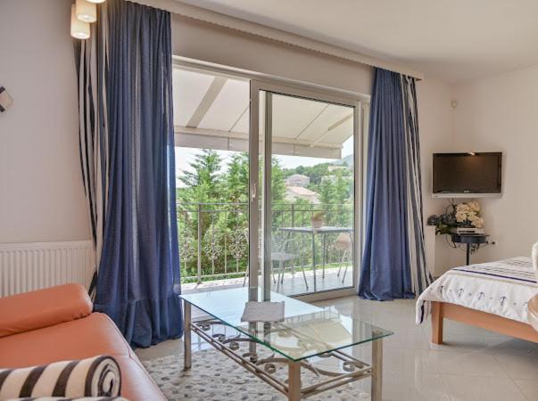 Apartments Villa Slavica Ičići Eksteriør bilde