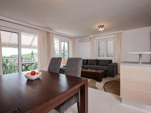 Apartments Villa Slavica Ičići Eksteriør bilde
