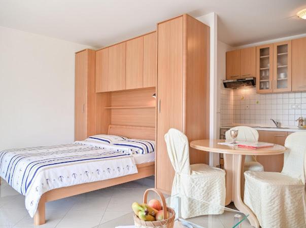 Apartments Villa Slavica Ičići Eksteriør bilde