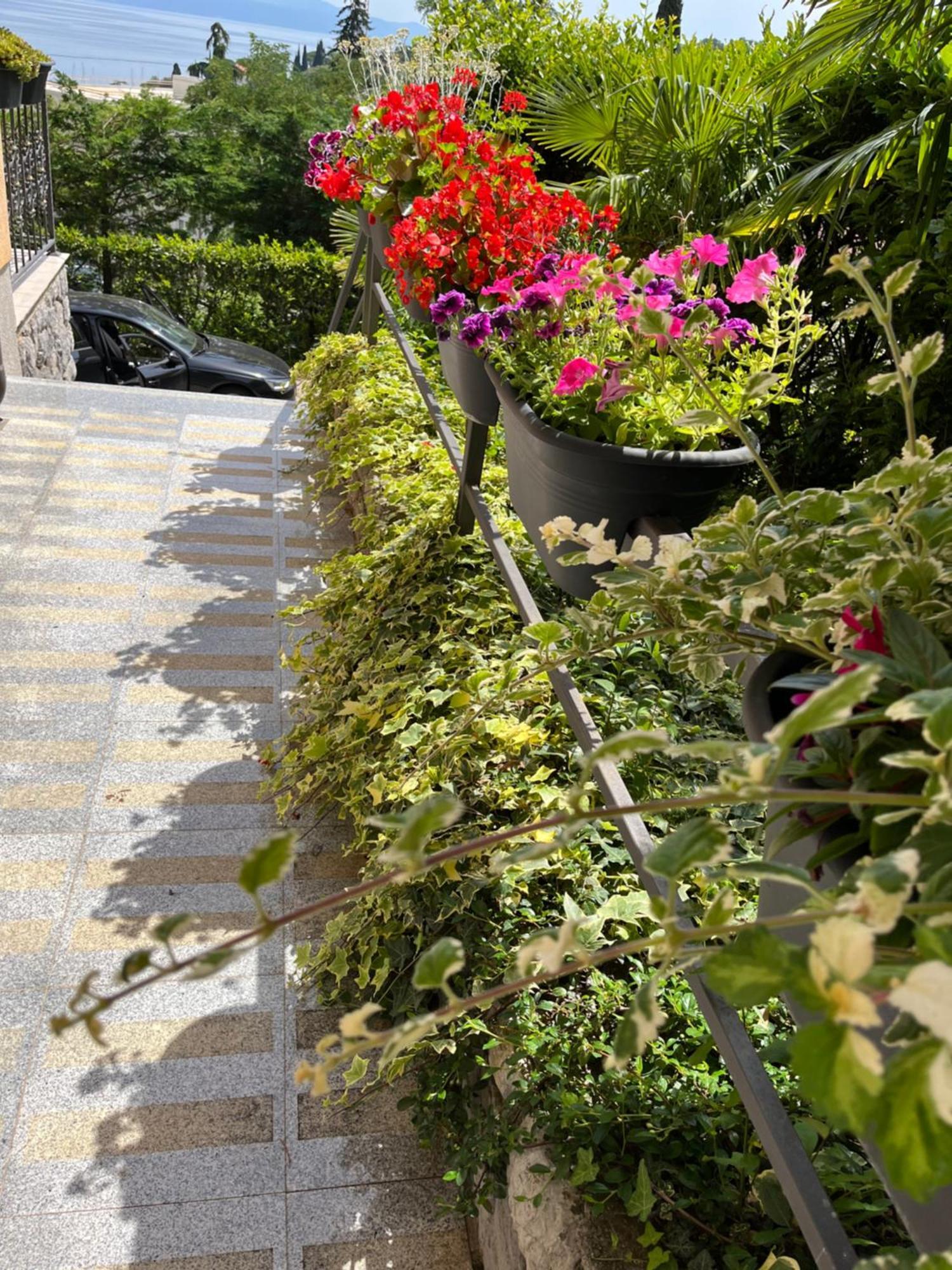 Apartments Villa Slavica Ičići Eksteriør bilde