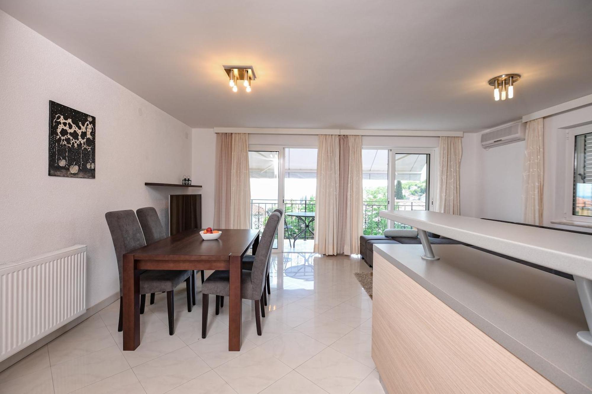 Apartments Villa Slavica Ičići Eksteriør bilde